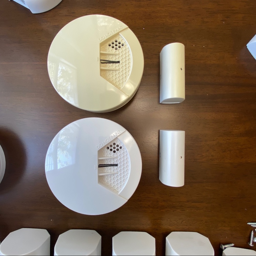 SimpliSafe security system - Picture 6 of 7